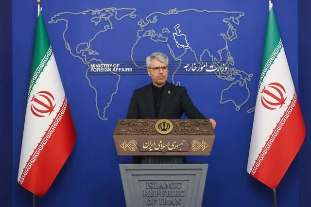 إيران: "الولايات المتحدة عالقة في مستنقع صنعته بنفسها"، وأسعار النفط تشهد انخفاضاً بعد تعليق الهجمات