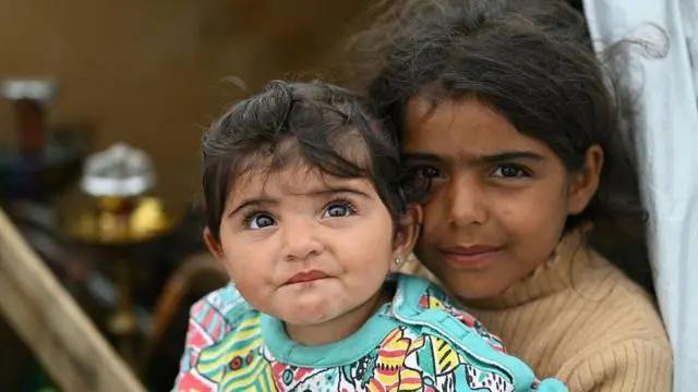 أطفال يميّزون أنواع الطائرات قبل أنواع الفاكهة! قصص الحروب