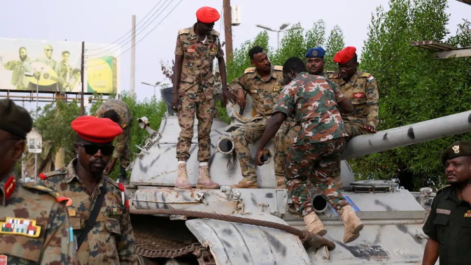 الجيش السوداني يستعيد السيطرة على مدينة الطينة بشمال دارفور ويسقط طائرات مسيرة في الأُبيِّض