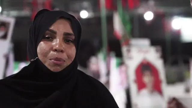 والدة ضحية من ضحايا قصف أمريكي على مدرسة إيرانية 