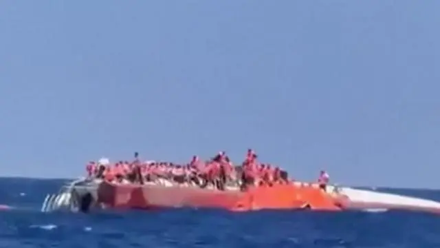 مصرع وفقدان عشرات الأشخاص إثر انقلاب عبَّارة قبالة سواحل شمال قبرص